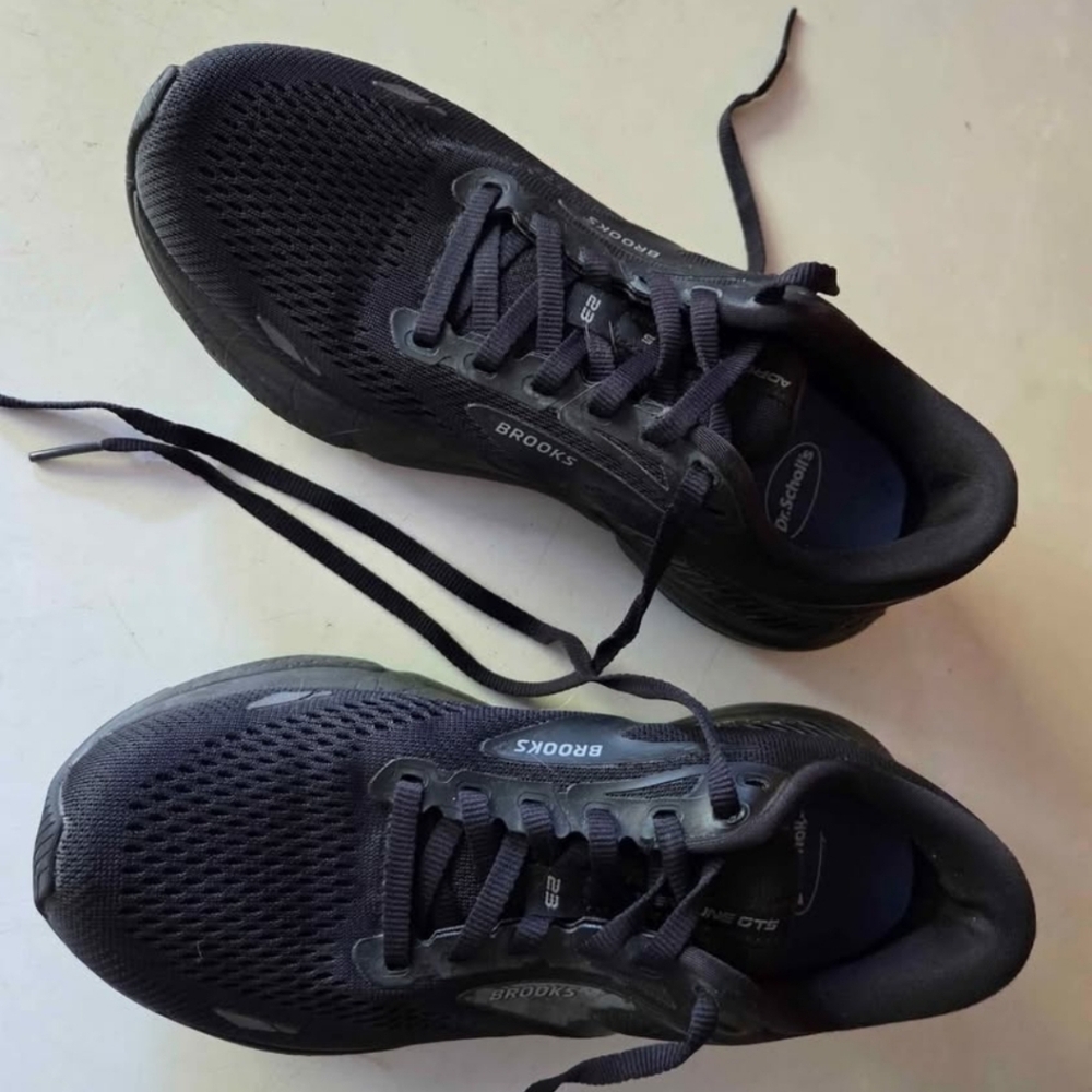 Brooks Women's Black Athletic Running Shoes